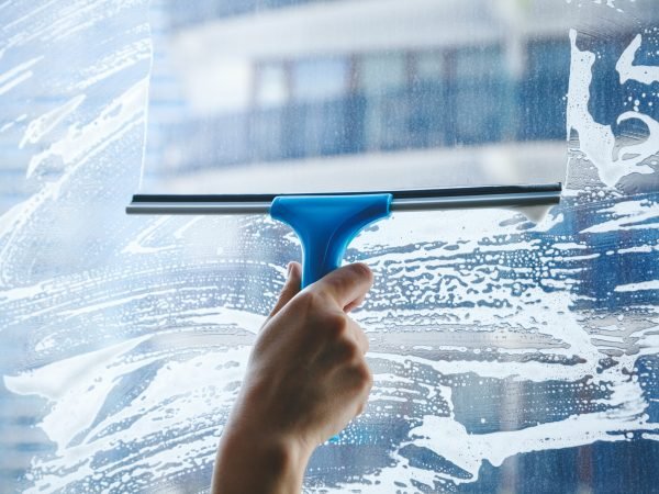What-kind-of-soap-do-professional-window-washers-use_-scaled-1